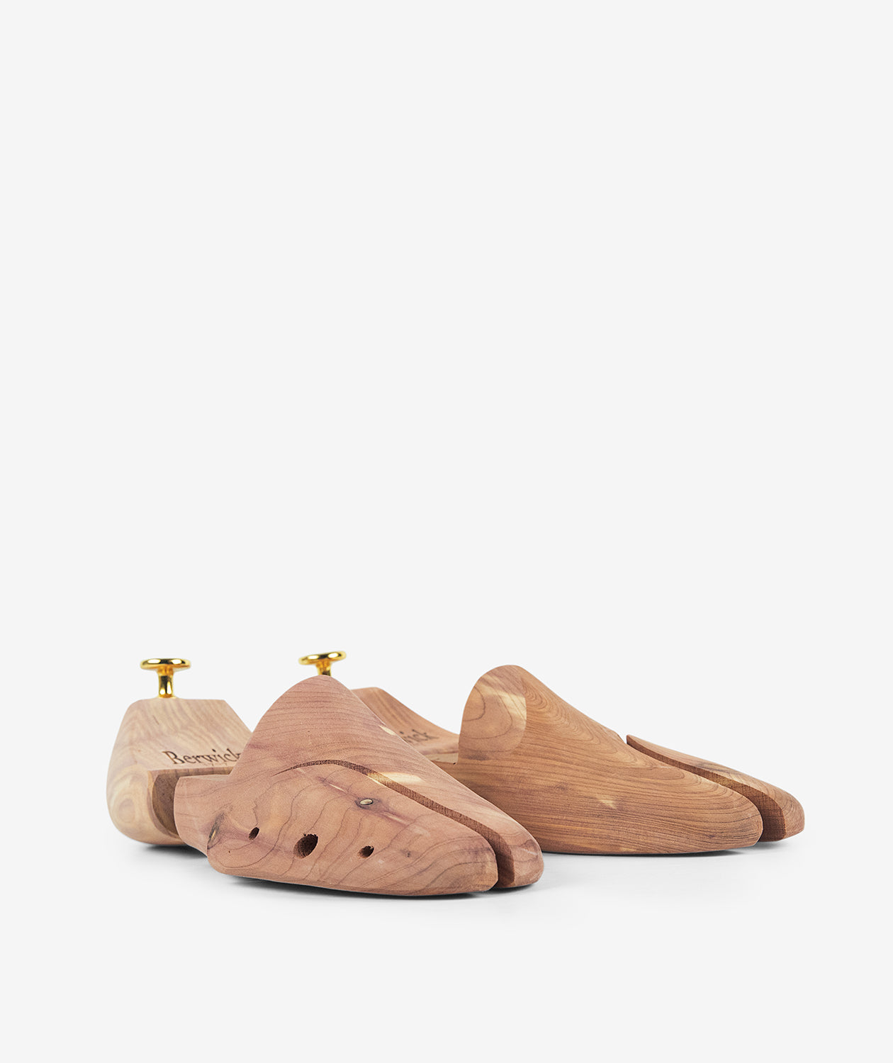 NATURAL CEDAR WOOD HANGER